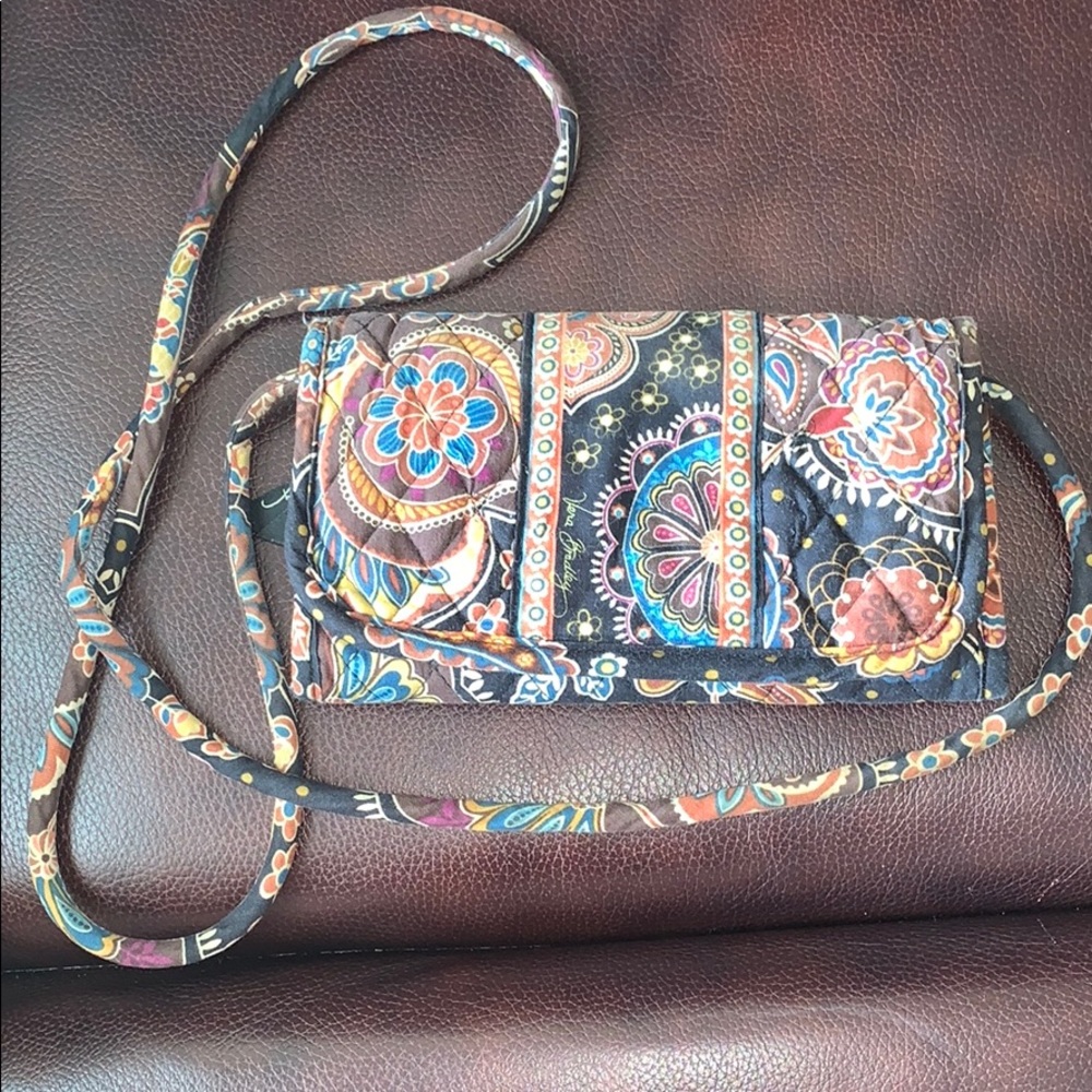 Barely worn Vera Bradley cross body wallet!